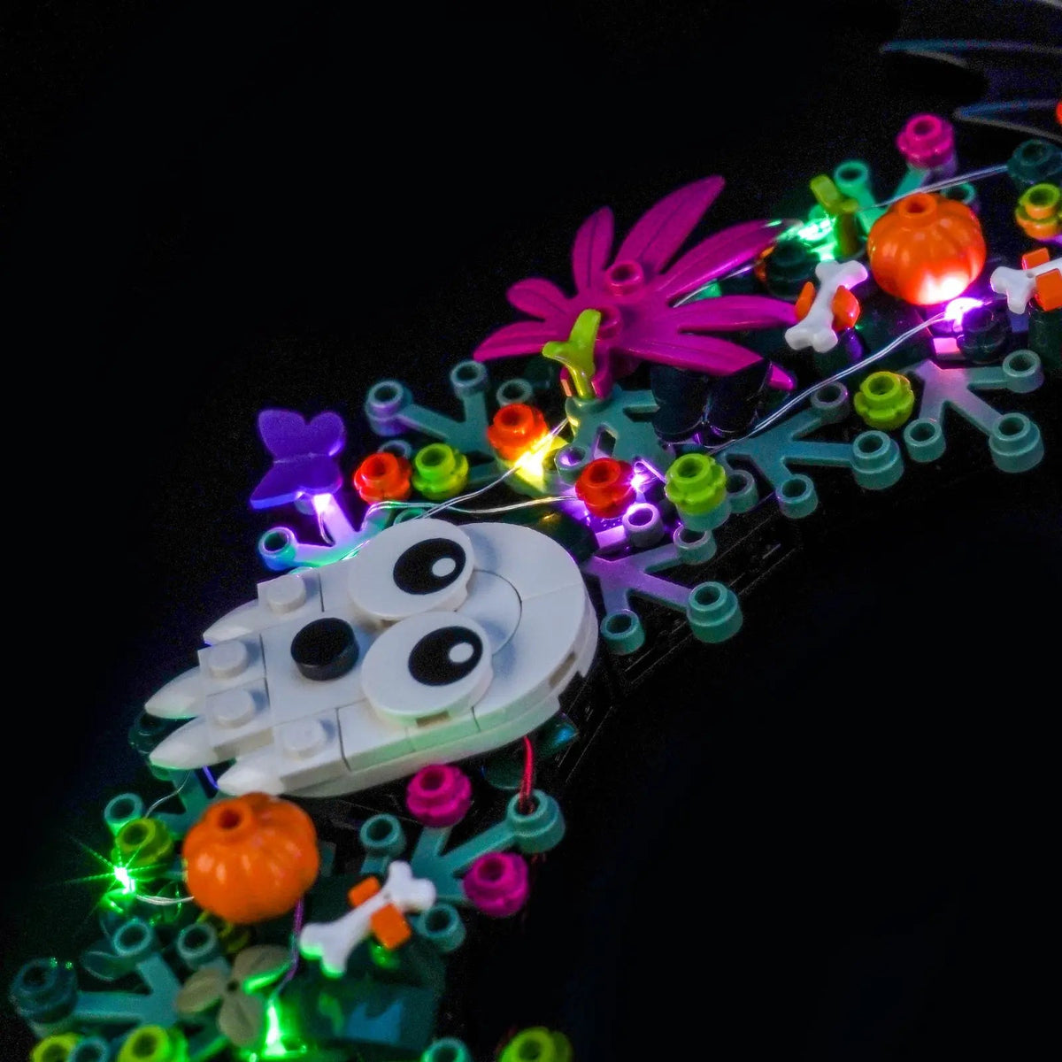 LEGO® Halloween Wreath #40825 LED strips and bricks detail, with the USB-powered LED light kit
