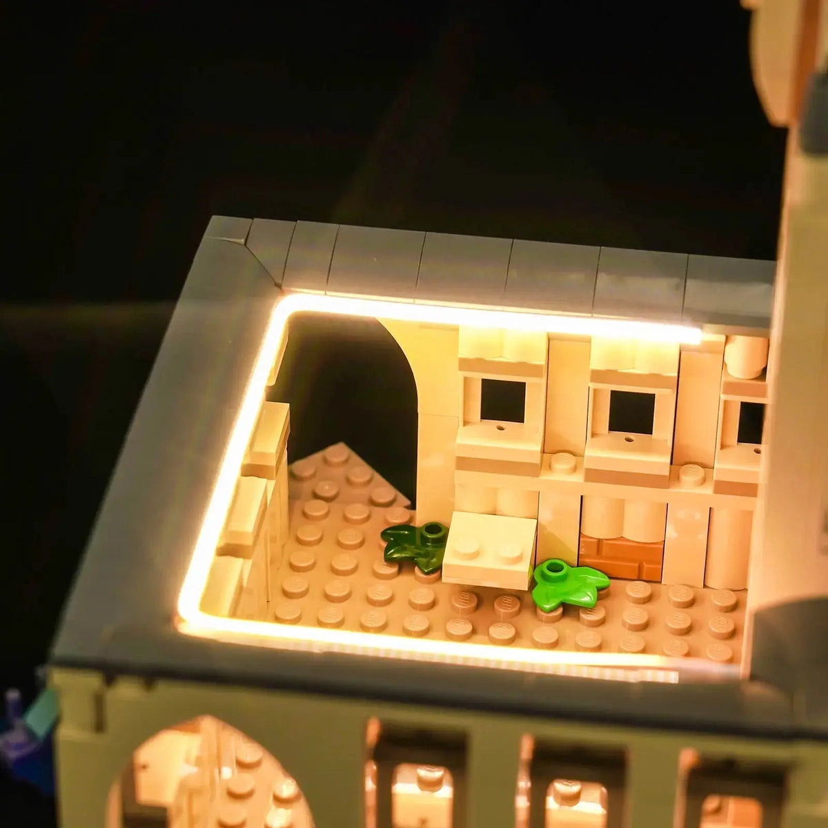 LEGO® Harry Potter Hogwarts Castle: The Great Hall #76435 showcase lighting view, with the LED lights