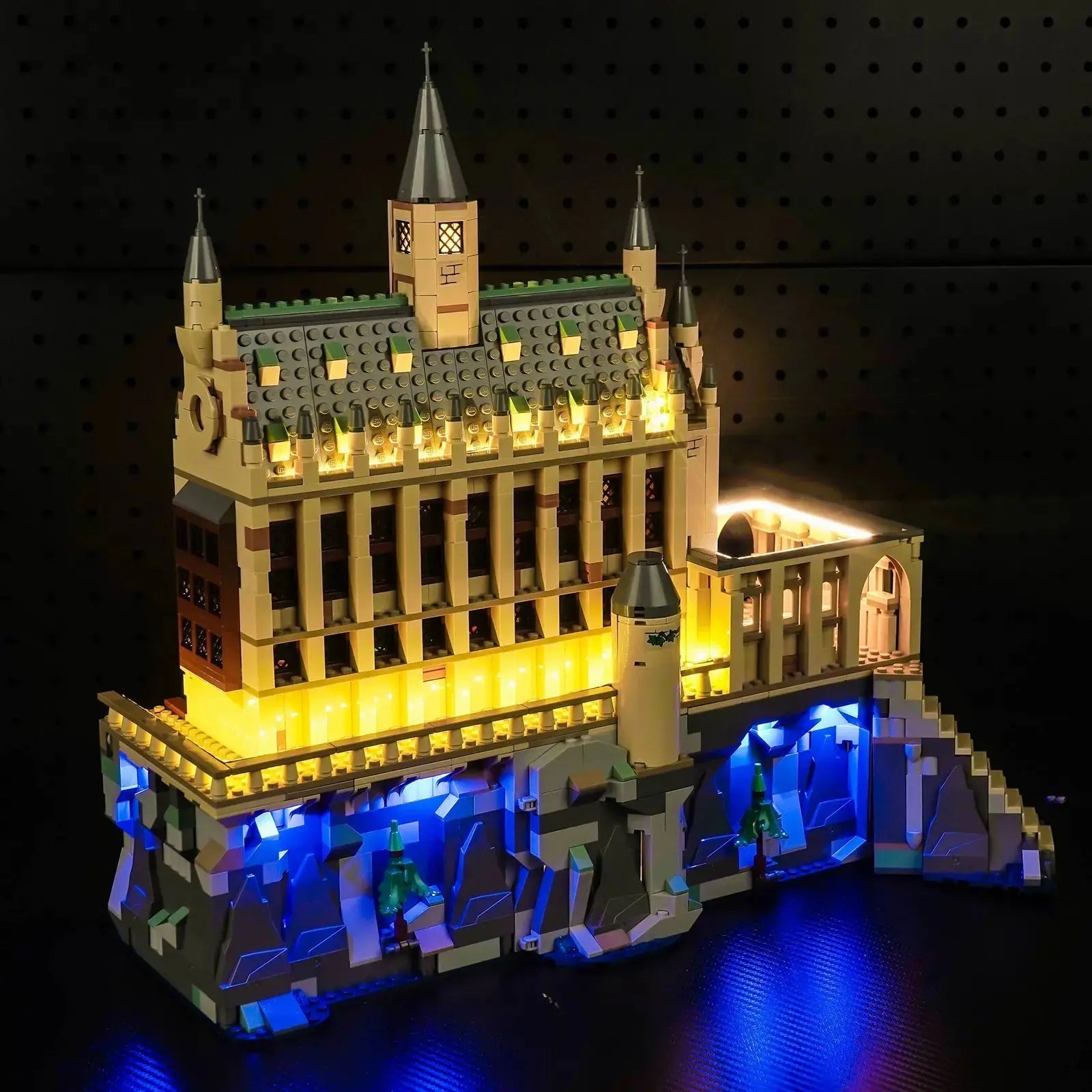 custom LED lighting for LEGO® Harry Potter Hogwarts Castle: The Great Hall #76435, close-up of the LED lighting detail