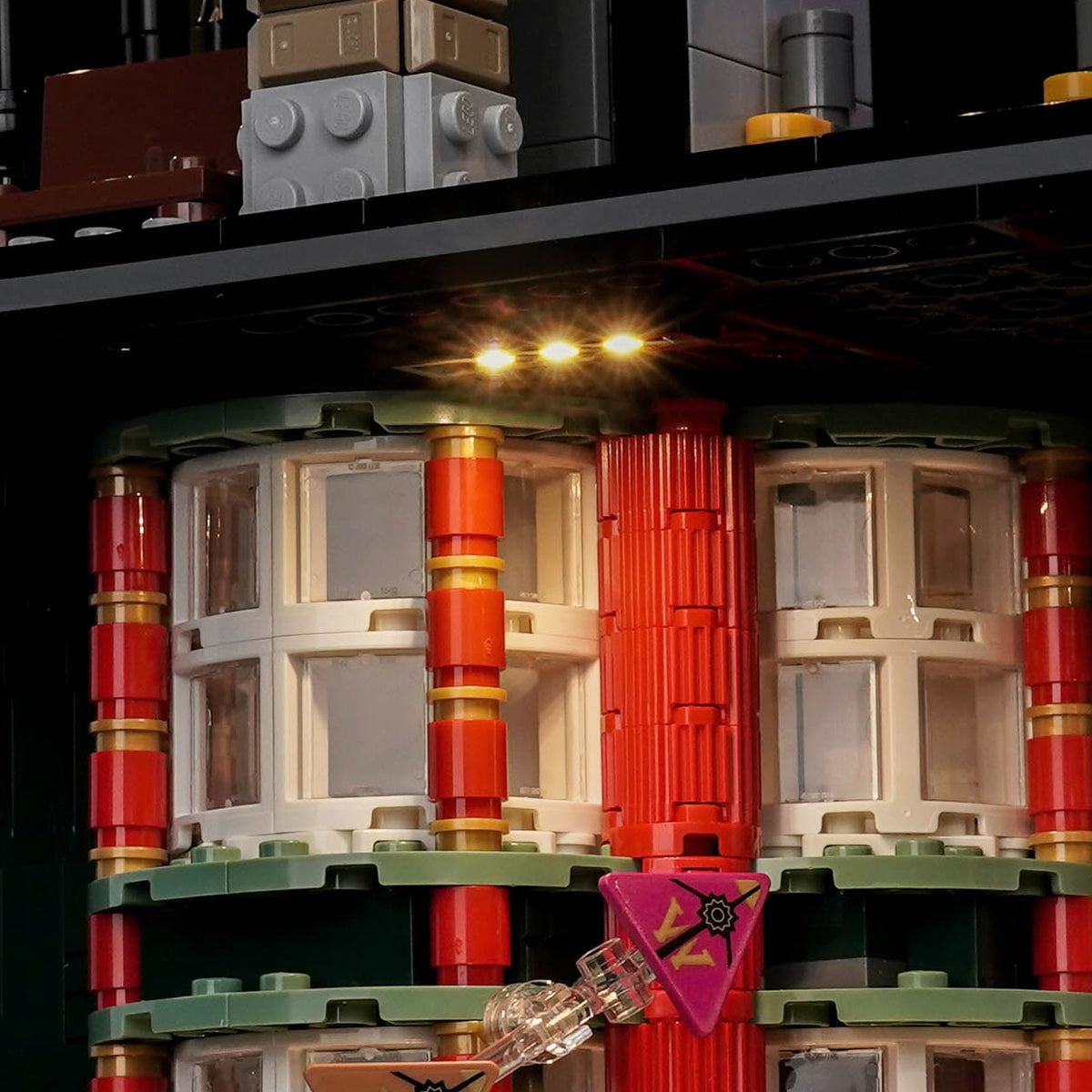 Close-up of the Atrium ceiling lights above the tiled columns of LEGO Ministry of Magic 76476