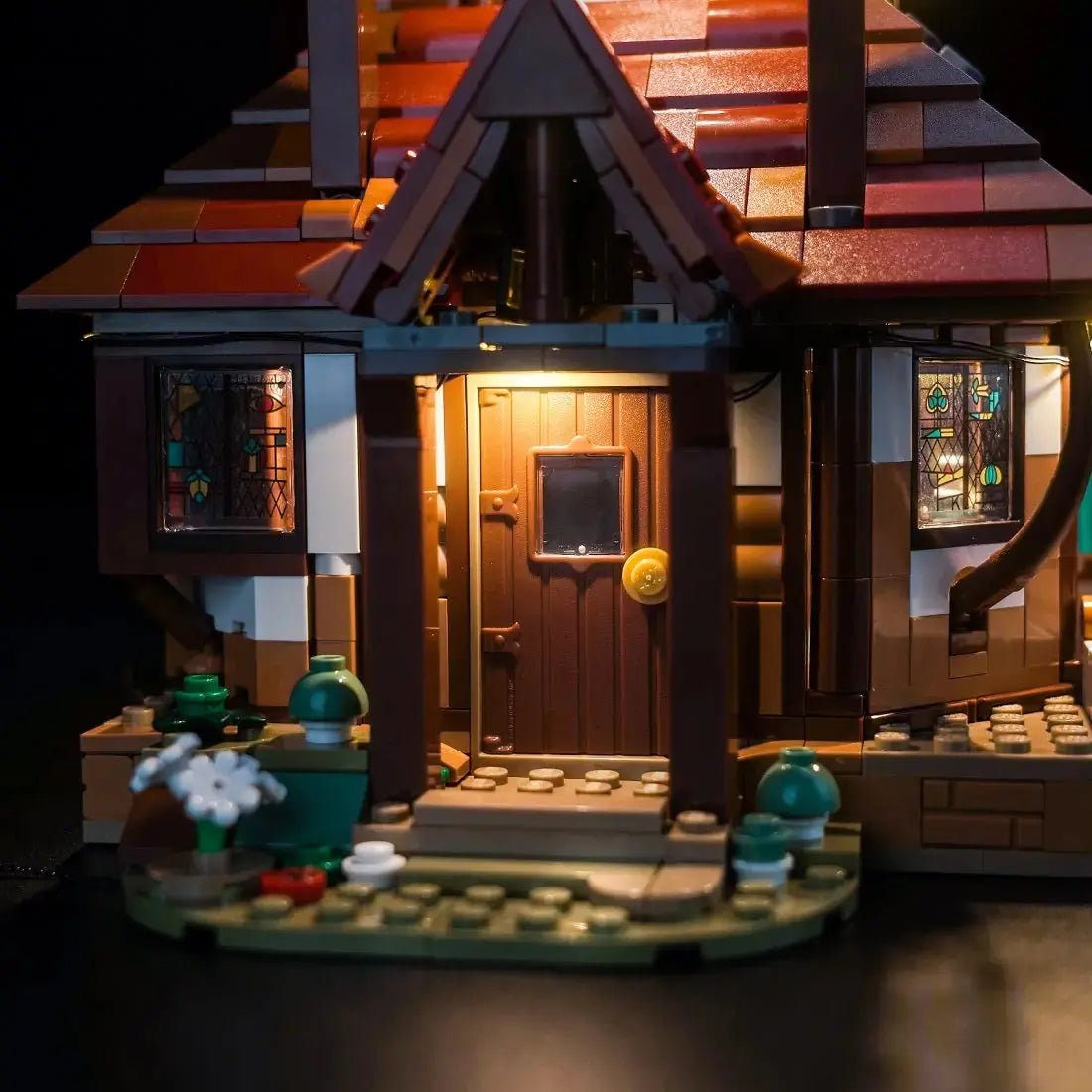 Light Kit LEGO Harry Potter The Burrow #76437 display view
