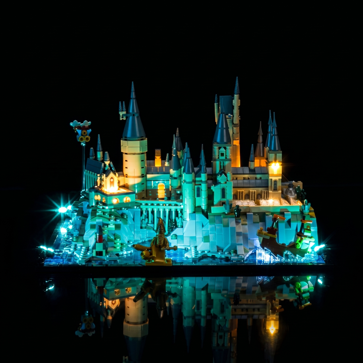 LEGO® Hogwarts Castle and Grounds #76419 LED strips and bricks detail, with the light kit