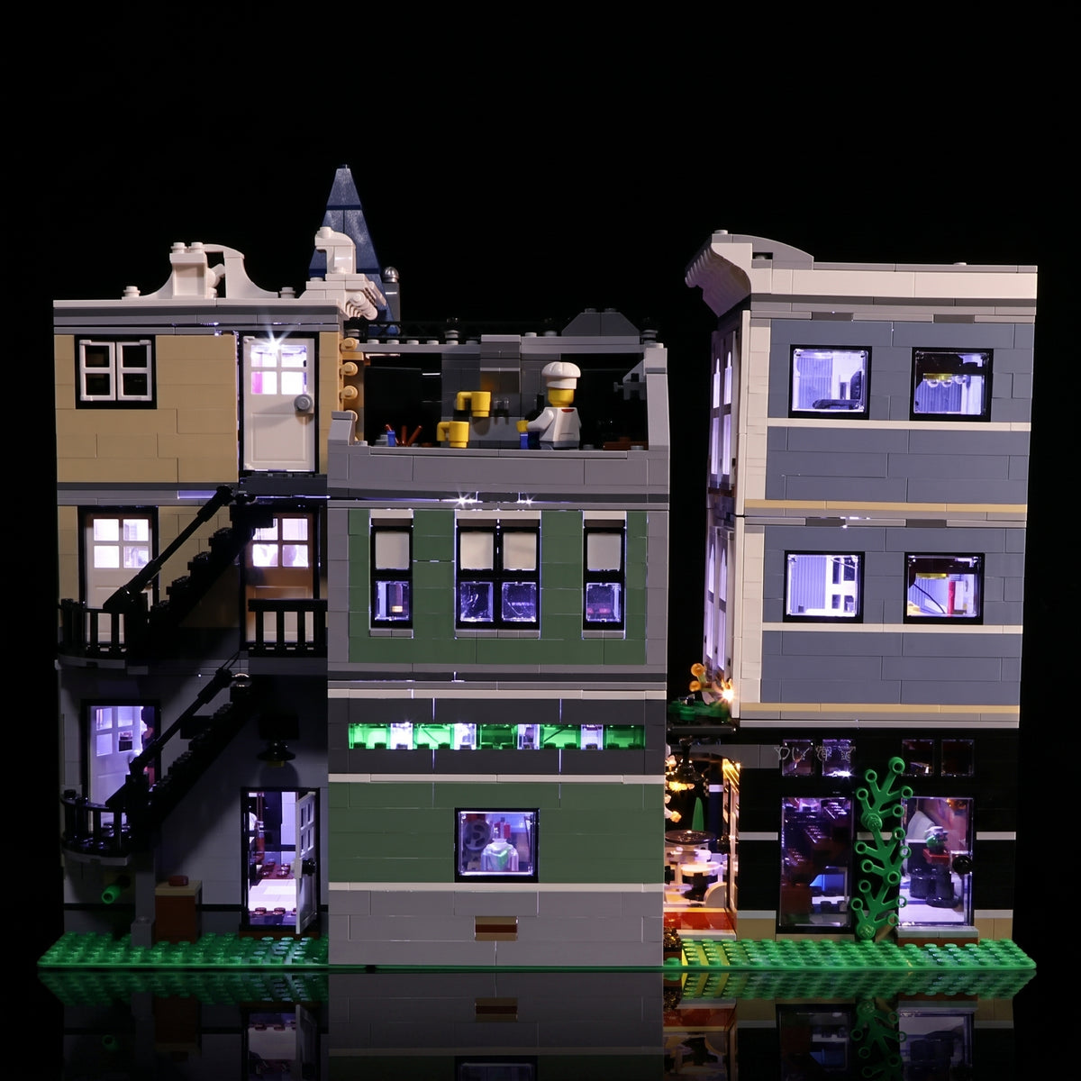 RGB LED light kit for LEGO® Icons Assembly Square #10255, before-and-after lighting