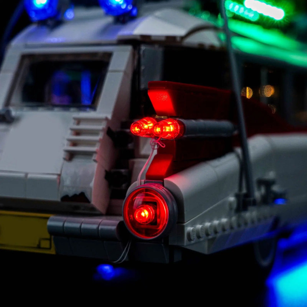 LEGO® Icons Ghostbusters ECTO-1 #10274 showcase lighting view, with the light kit