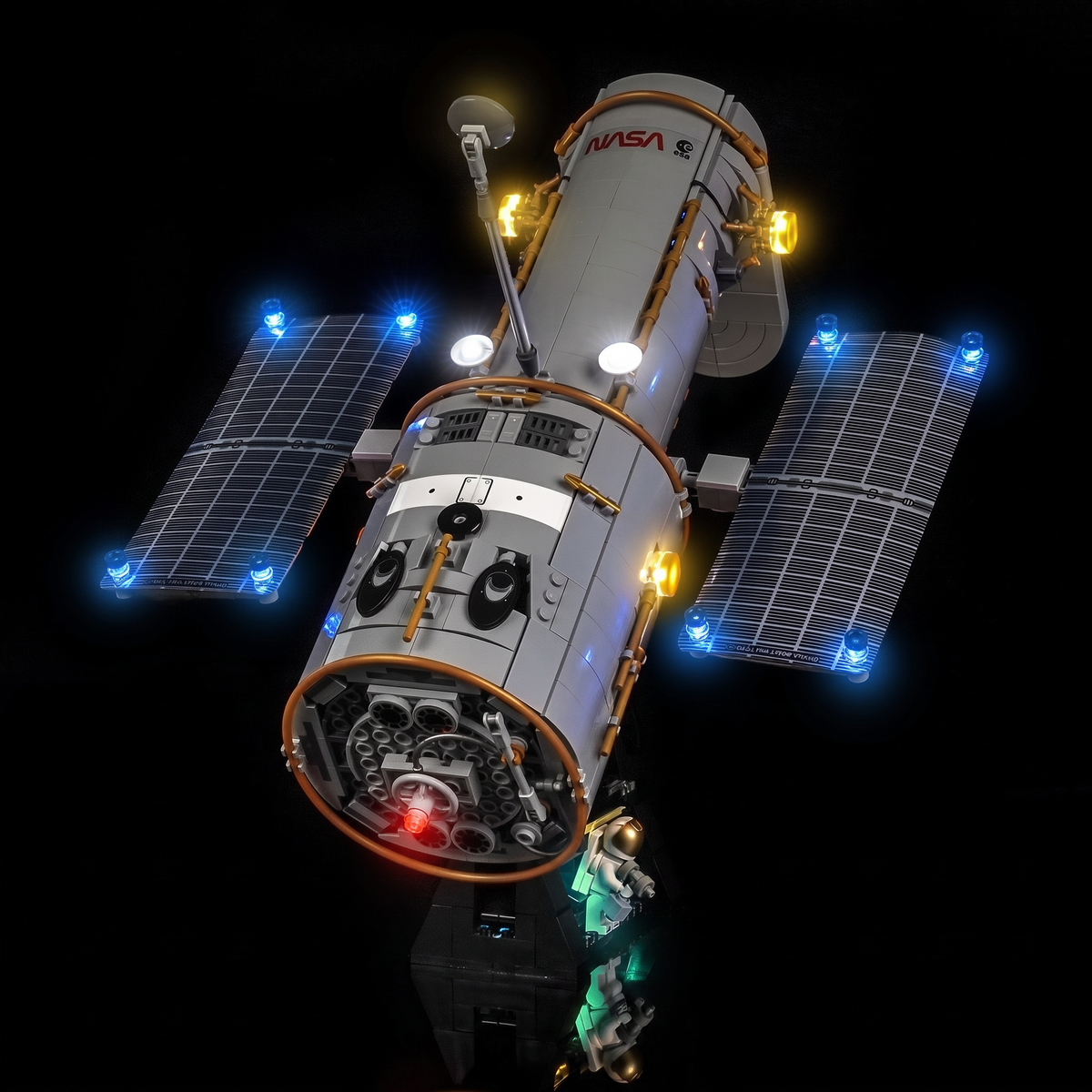 light kit for LEGO® Icons Hubble Space Telescope #11382, illuminated at night