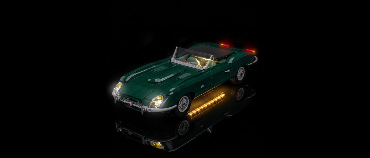 Kit LED pour LEGO® Jaguar E-Type #11381 — lit with the LED light kit