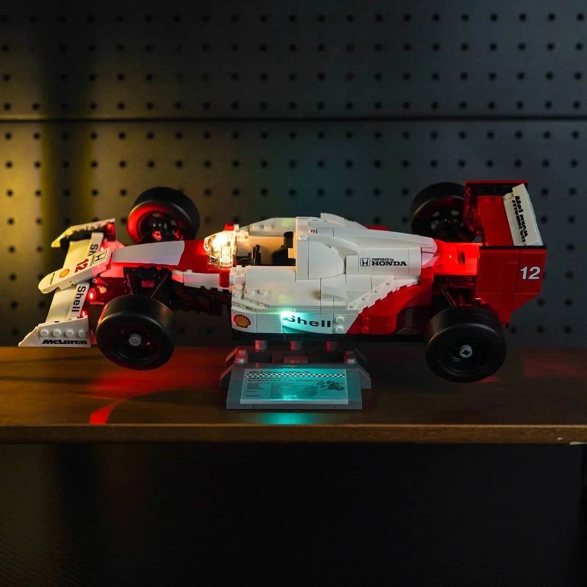 LEGO® Icons McLaren MP4/4 & Ayrton Senna #10330 — brightened interior detail (DIY LED light kit)