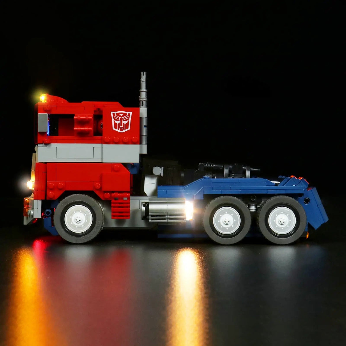 display light kit for LEGO® Icons Optimus Prime #10302, warm LED glow detail