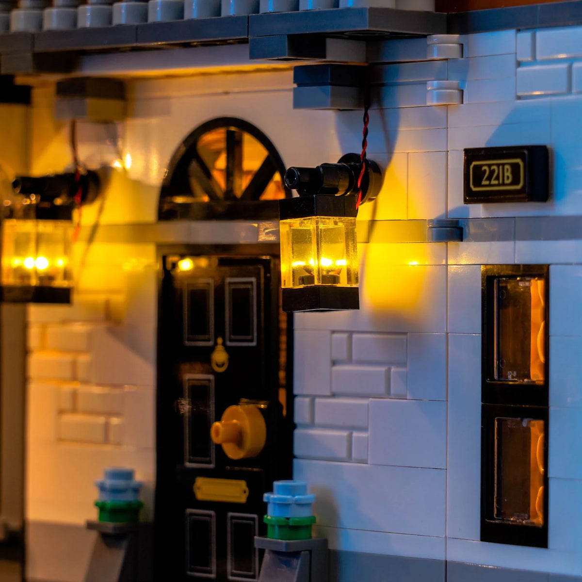 LED lights for LEGO® Icons Sherlock Holmes: Book Nook #10351, lighting effect on the build