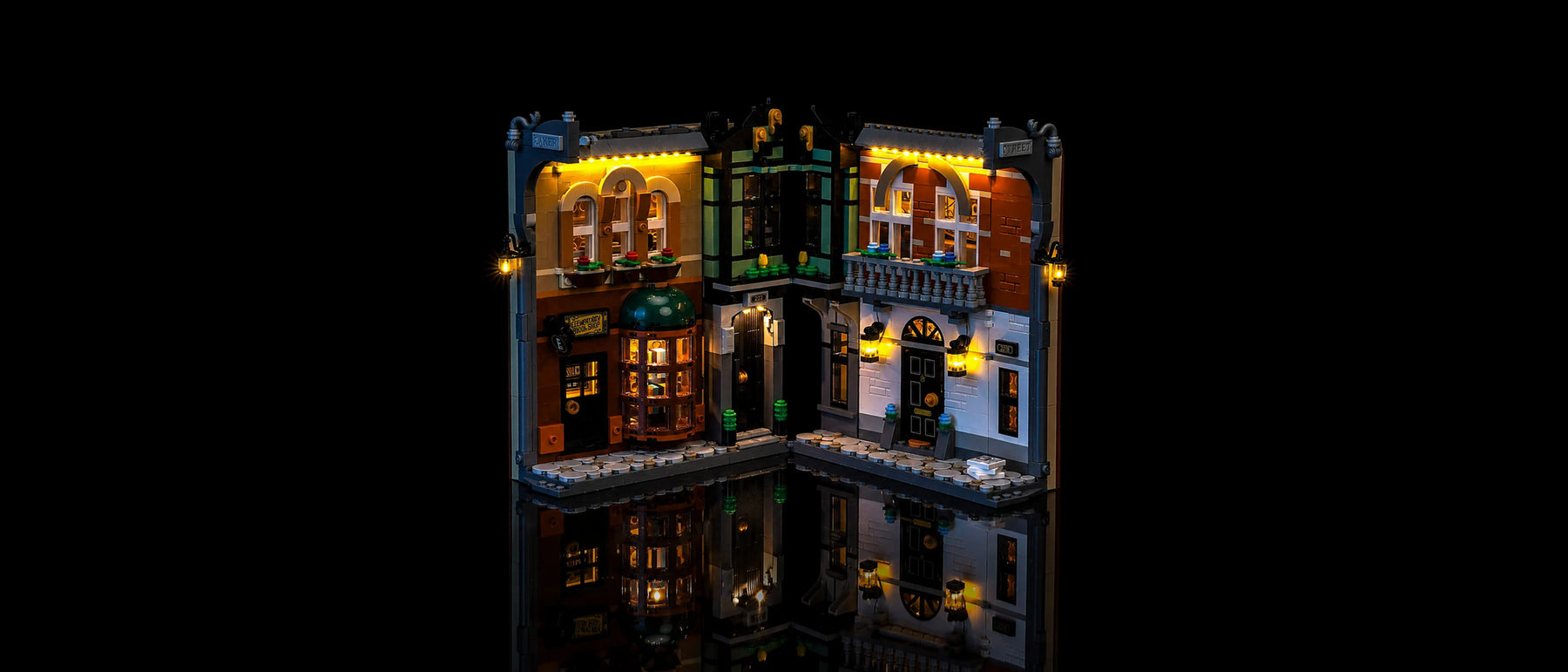 LED-Beleuchtungsset für LEGO® Sherlock Holmes: Bücherstütze #10351 — lit with the LED light kit