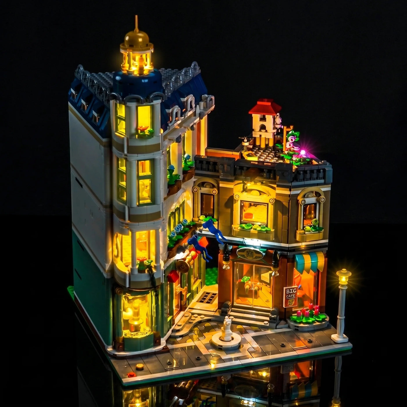 DIY LED light kit for LEGO® Icons Shopping Street #11371, lighting effect on the build