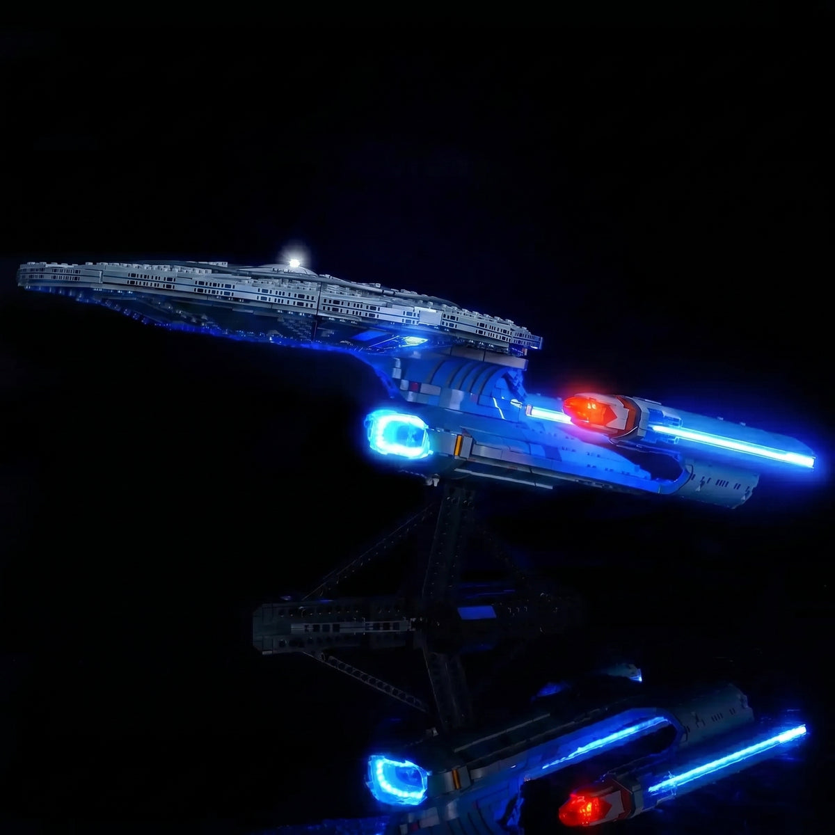 light kit for LEGO® Icons Star Trek: U.S.S. Enterprise NCC-1701-D #10356, close-up of the LED lighting detail
