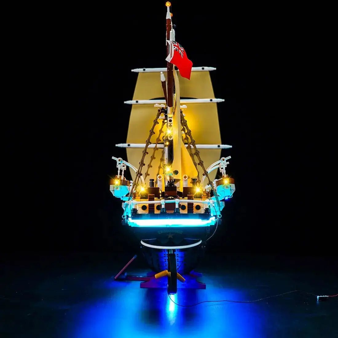 LEGO Icons The Endurance #10335 LED lighting detail