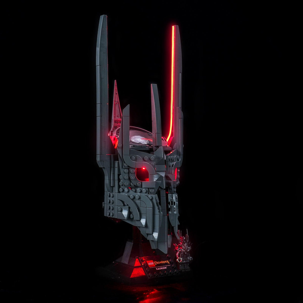 warm LED glow detail: Bright My Bricks RGB LED light kit for LEGO® Icons The Lord of the Rings: Sauron's Helmet #11373