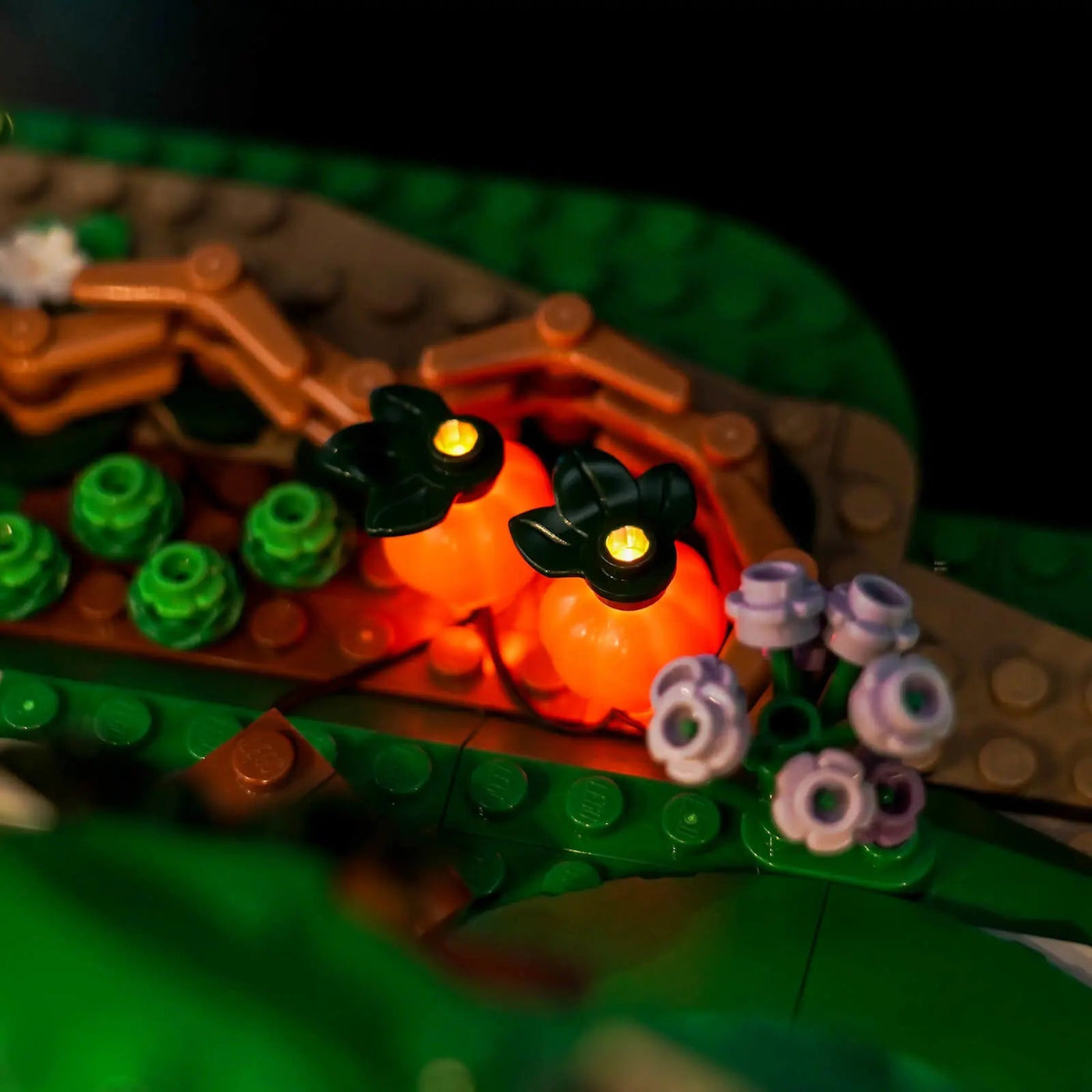 Bright My Bricks LED light kit for LEGO® Icons The Lord of the Rings: The Shire #10354 — before-and-after lighting