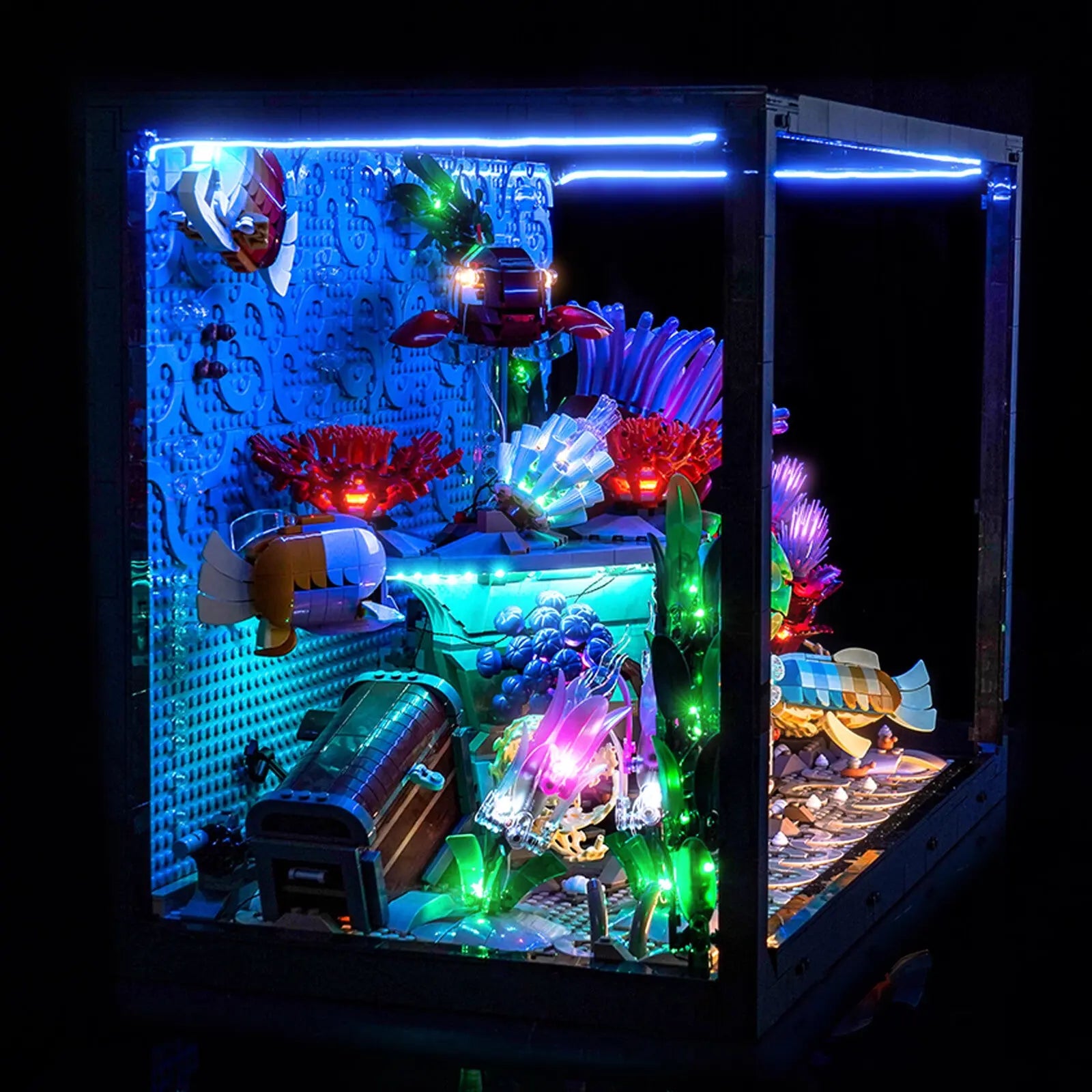 LEGO Icons Tropical Aquarium #10366 LED lighting detail