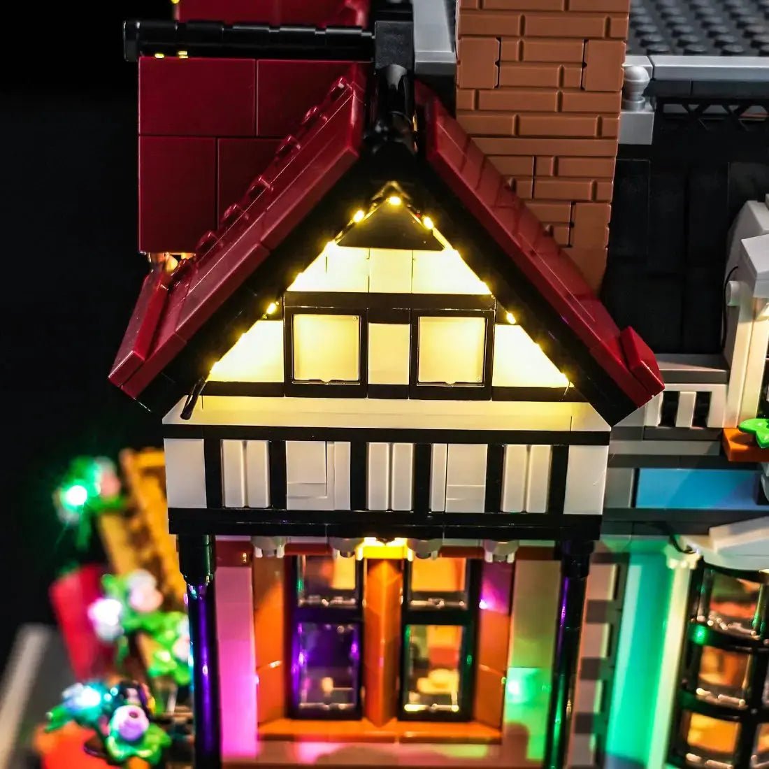LEGO® Icons Tudor Corner #10350 before-and-after lighting, with the light kit