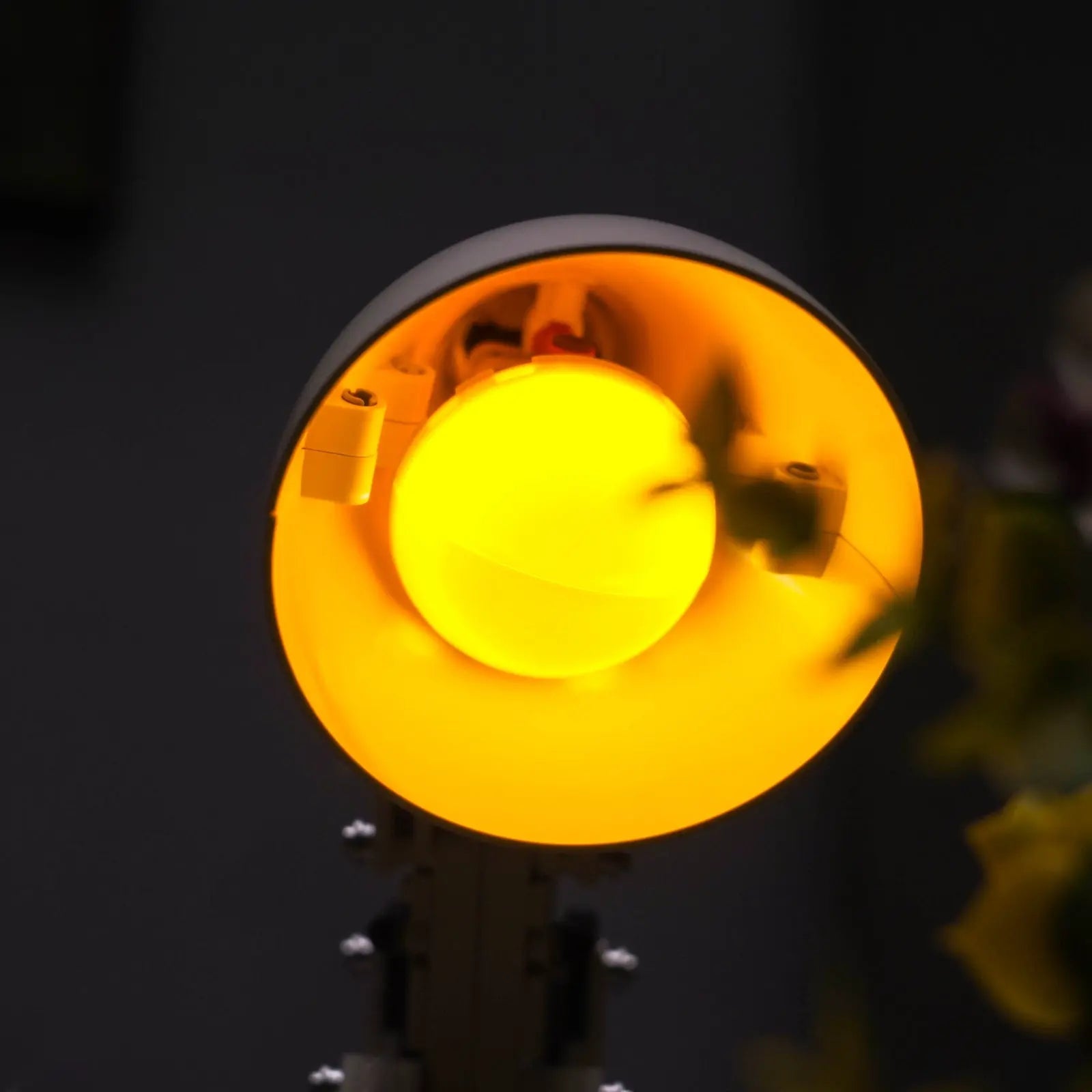 LEGO Ideas ǀ Disney Pixar Luxo Jr. #21357 with LED lights installed