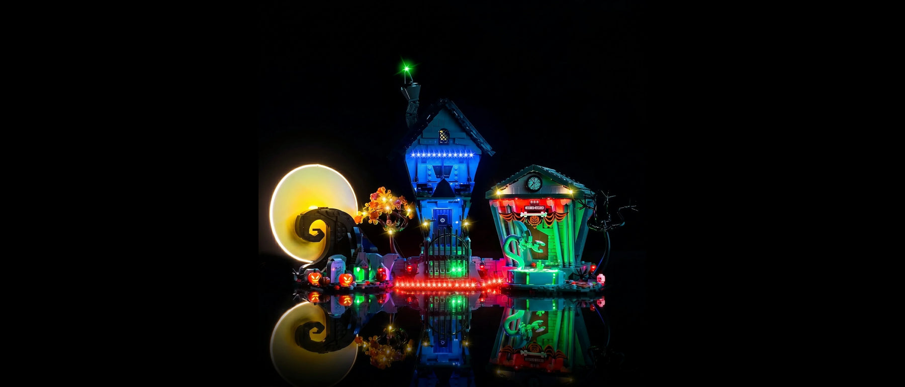 LED-Beleuchtungsset für LEGO® Tim Burtons Disney Film Nightmare Before Christmas #21351 — lit with the LED light kit