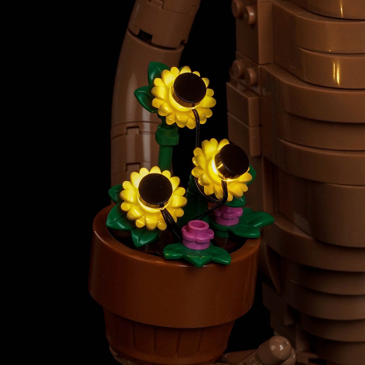 warm LED glow detail: Bright My Bricks LED lighting kit for LEGO® Ideas E.T. the Extra-Terrestrial #21370