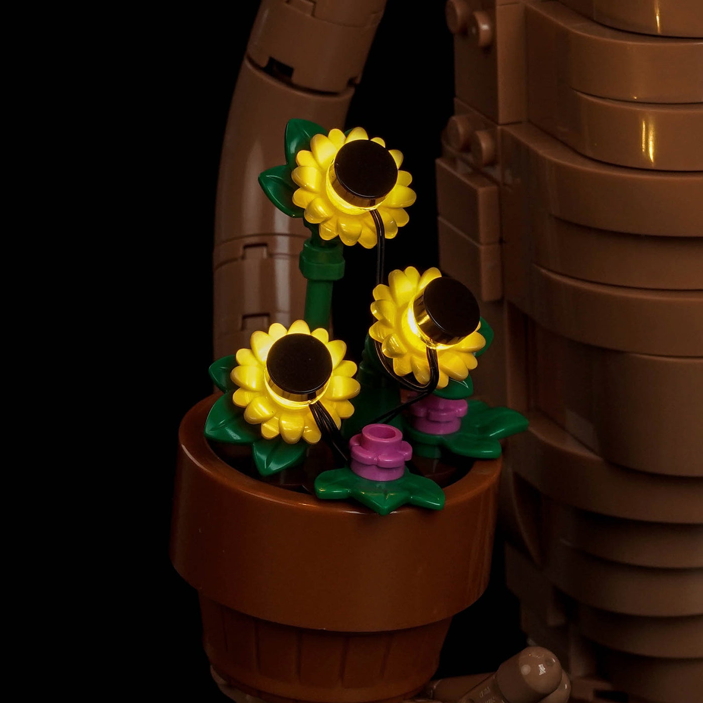 warm LED glow detail: Bright My Bricks LED lighting kit for LEGO® Ideas E.T. the Extra-Terrestrial #21370