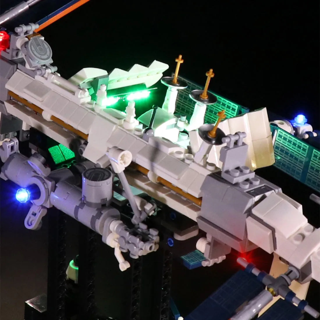 front view fully lit: Bright My Bricks RGB LED light kit for LEGO® Ideas International Space Station #21321