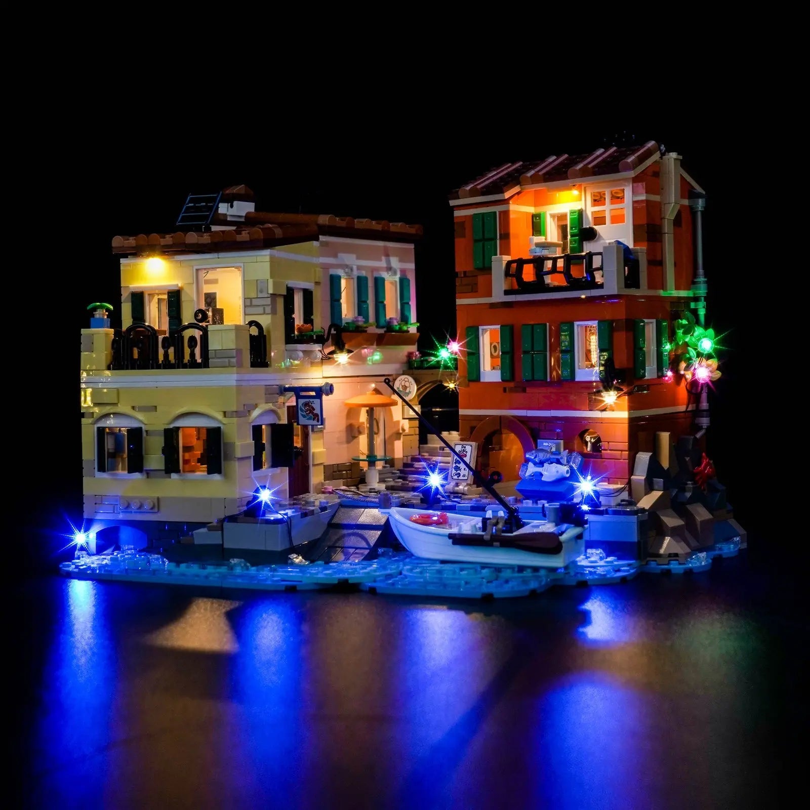 LEGO Ideas Italian Riviera #21359 LED lighting detail