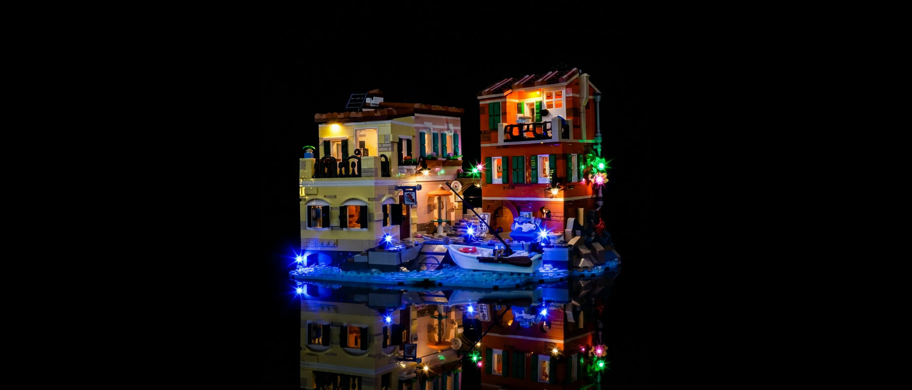 LED-Beleuchtungsset für LEGO® Die Italienische Riviera #21359 — lit with the LED light kit