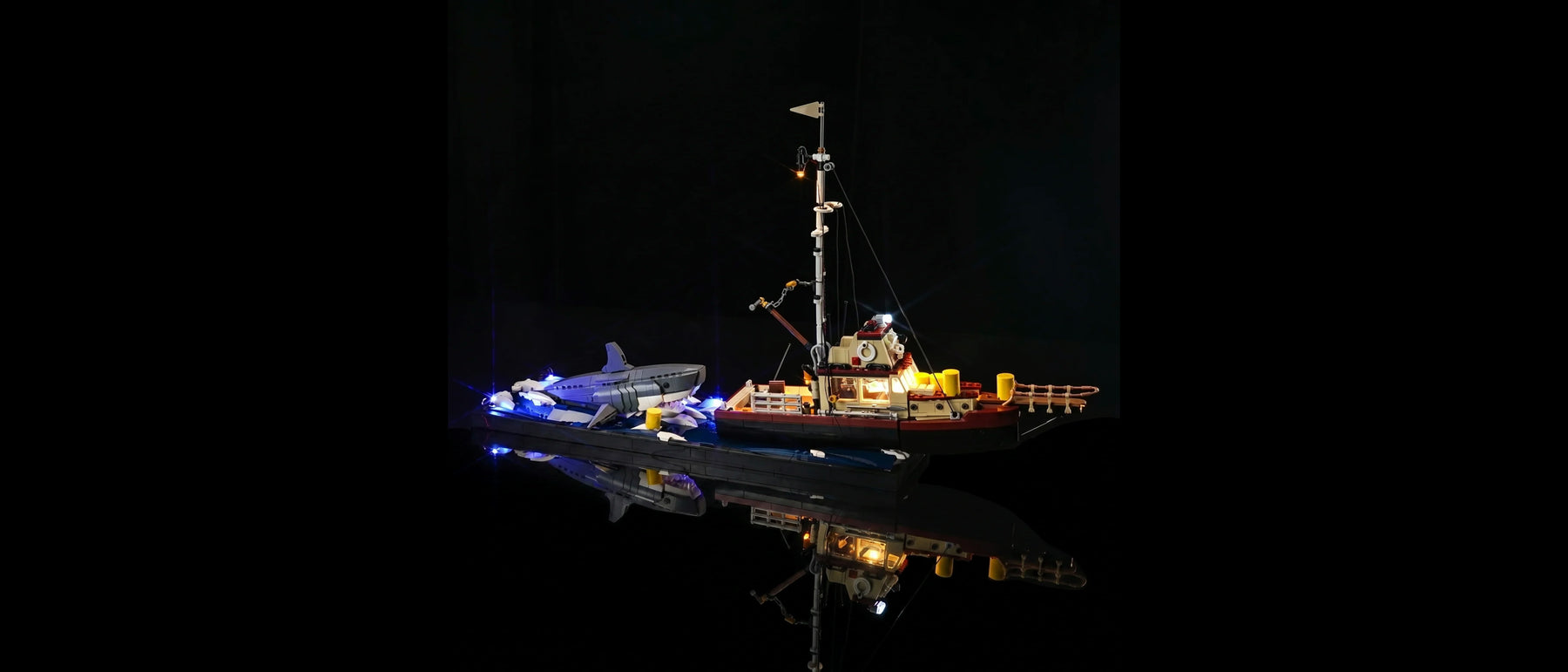 LED-Beleuchtungsset für LEGO® Der weiße Hai #21350 — lit with the LED light kit