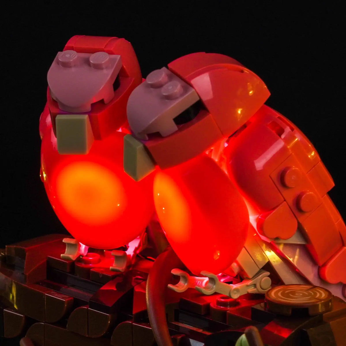 LEGO® Ideas Love Birds #21365 — lighting effect on the build (LED lights)