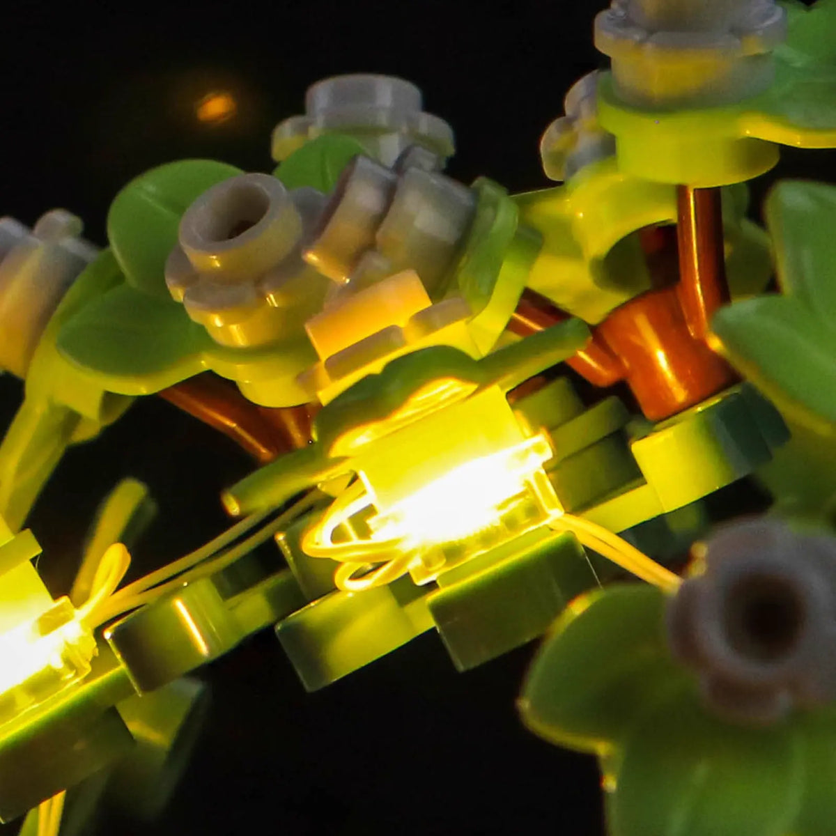 LEGO® Ideas Love Birds #21365 — lighting effect on the build (RGB LED light kit)