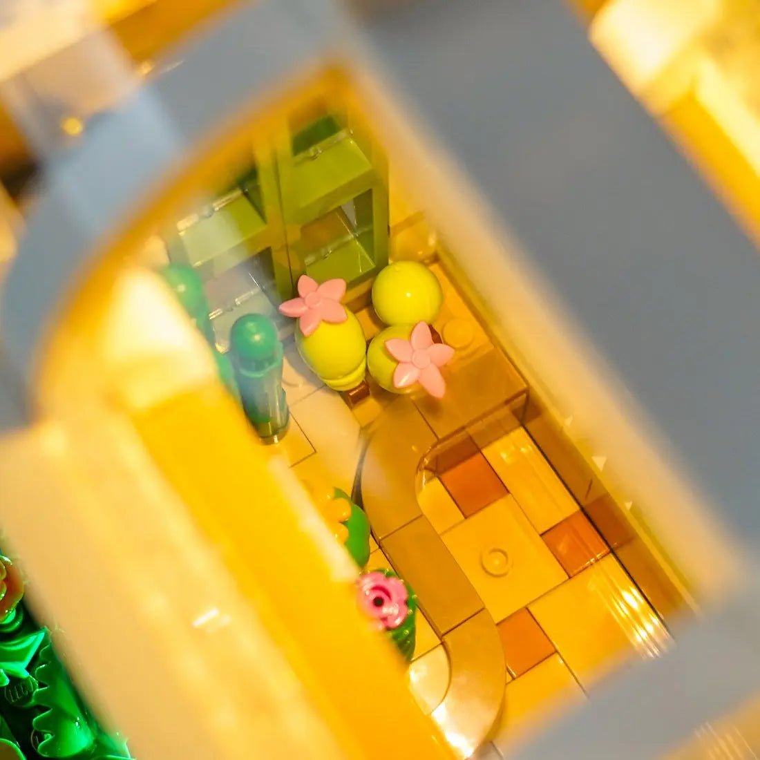 LEGO® Ideas The Botanical Garden #21353 — warm LED glow detail (LED lighting kit)