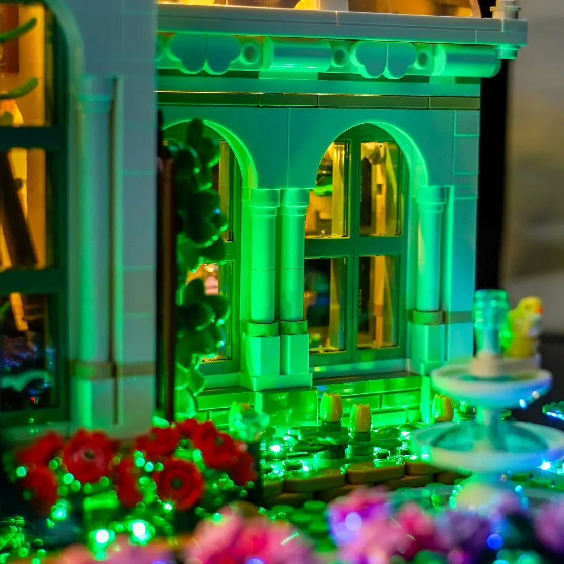 display lighting in a dark room: Bright My Bricks light kit for LEGO® Ideas The Botanical Garden #21353