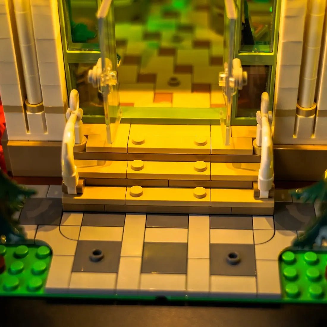 DIY LED light kit for LEGO® Ideas The Botanical Garden #21353, warm LED glow detail