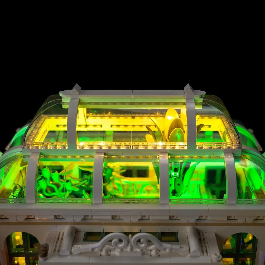 display lighting in a dark room: Bright My Bricks light kit for LEGO® Ideas The Botanical Garden #21353