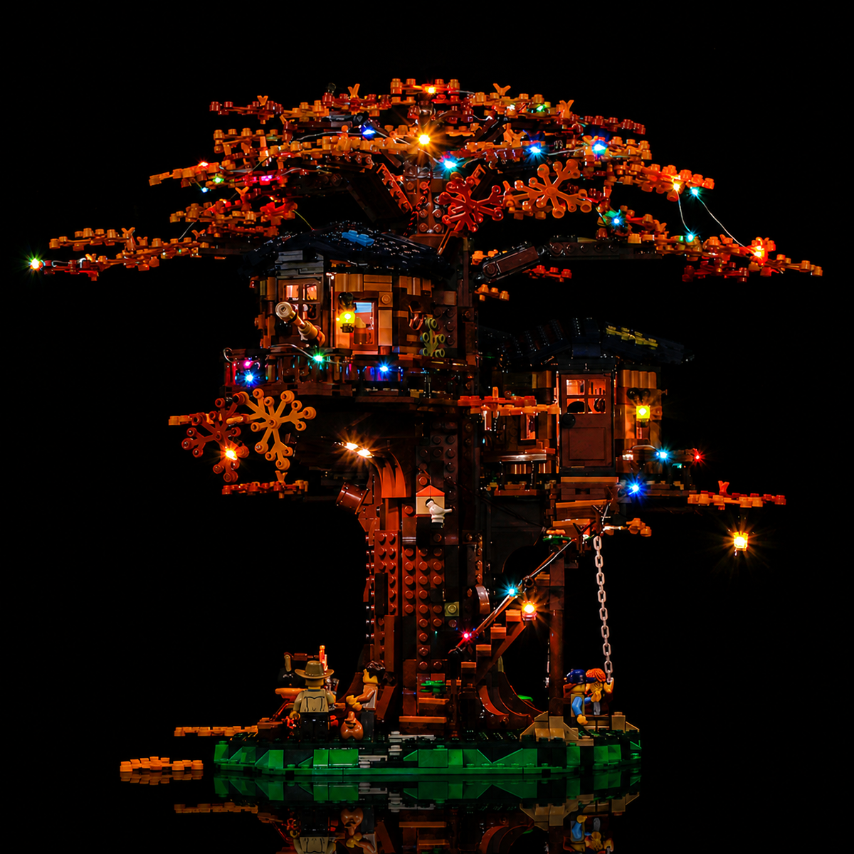 Bright My Bricks LED lights for LEGO® Ideas Tree House #21318 — warm LED glow detail