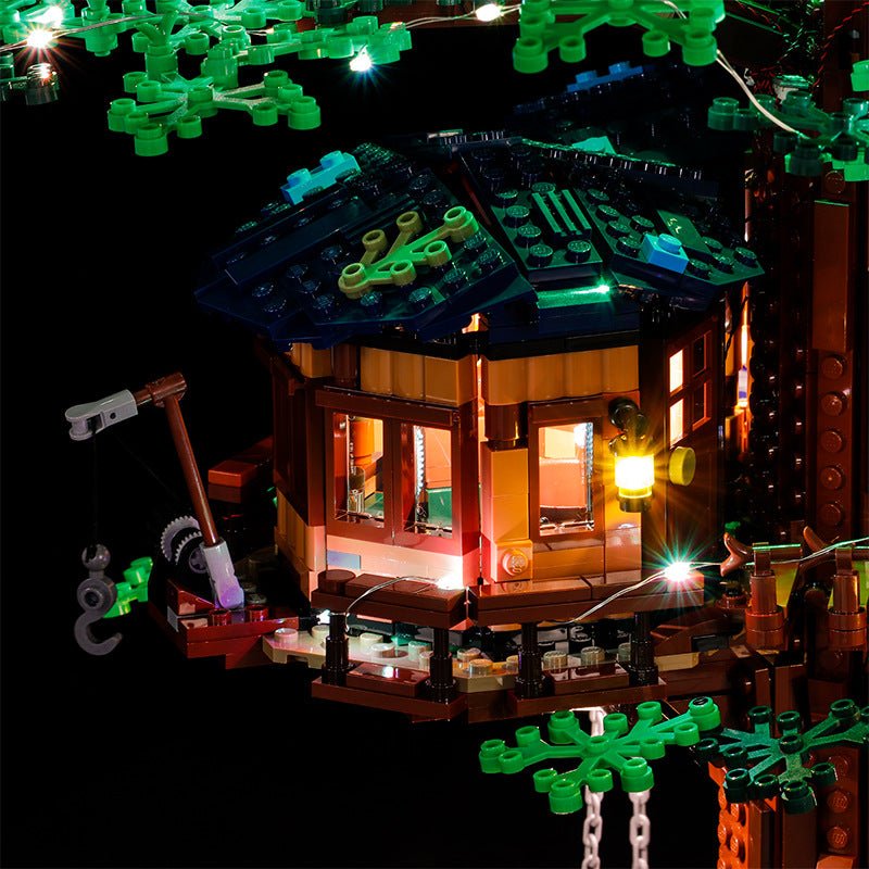 Bright My Bricks LED light kit for LEGO® Ideas Tree House #21318 — LED strips and bricks detail