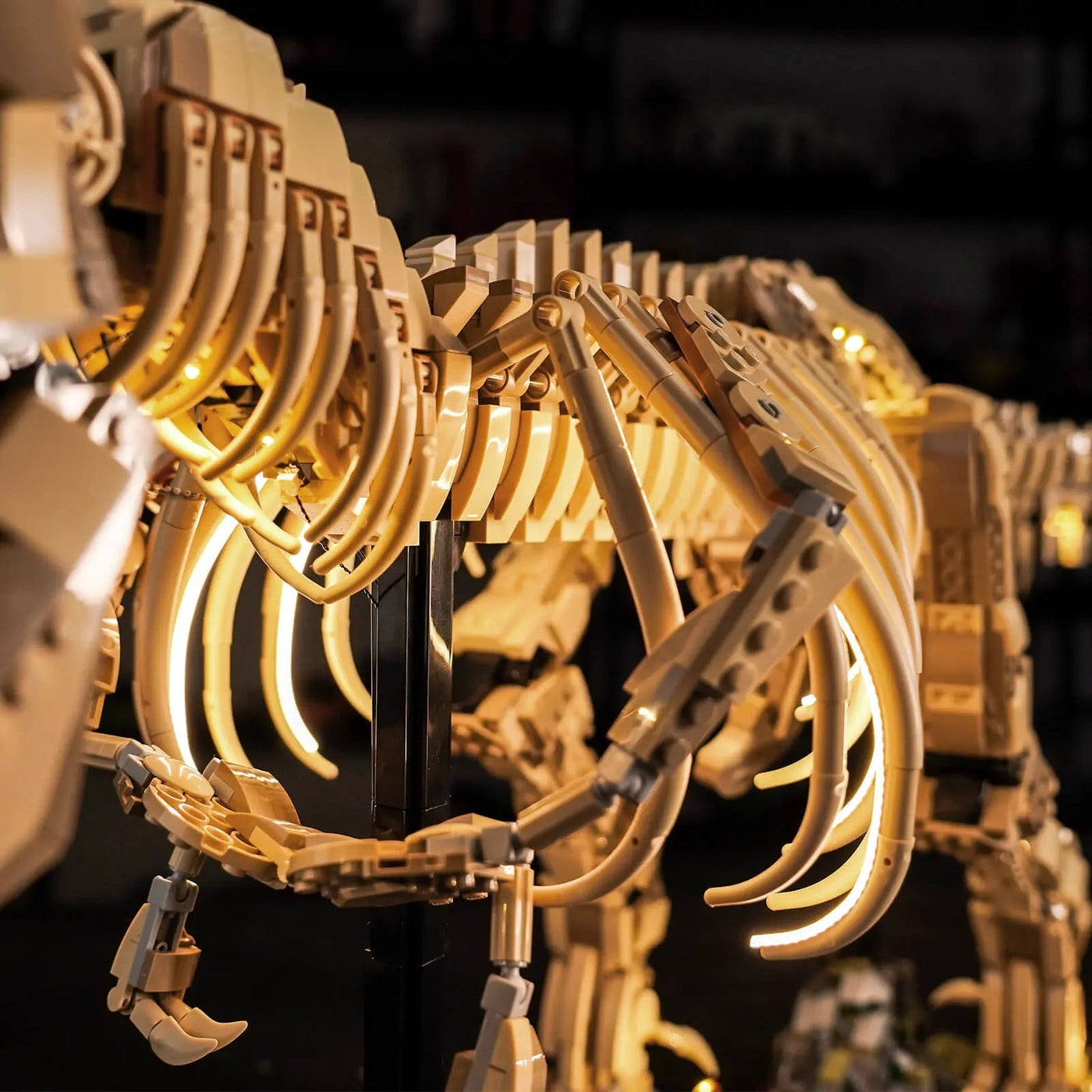 USB-powered LED light kit for LEGO® Jurassic World Dinosaur Fossils: Tyrannosaurus rex #76968, warm LED glow detail