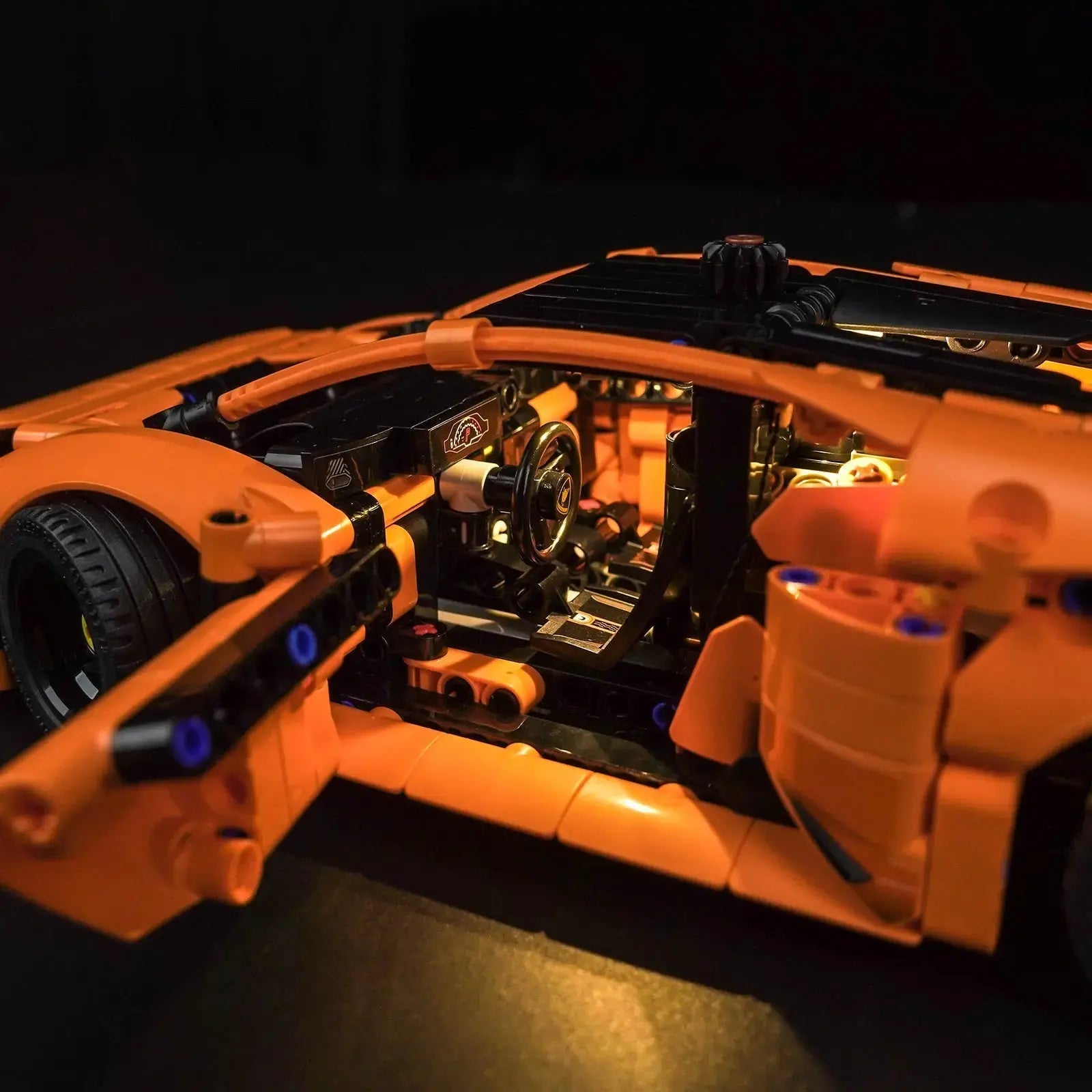 LEGO Lamborghini Huracán Tecnica Orange #42196 LED lighting detail