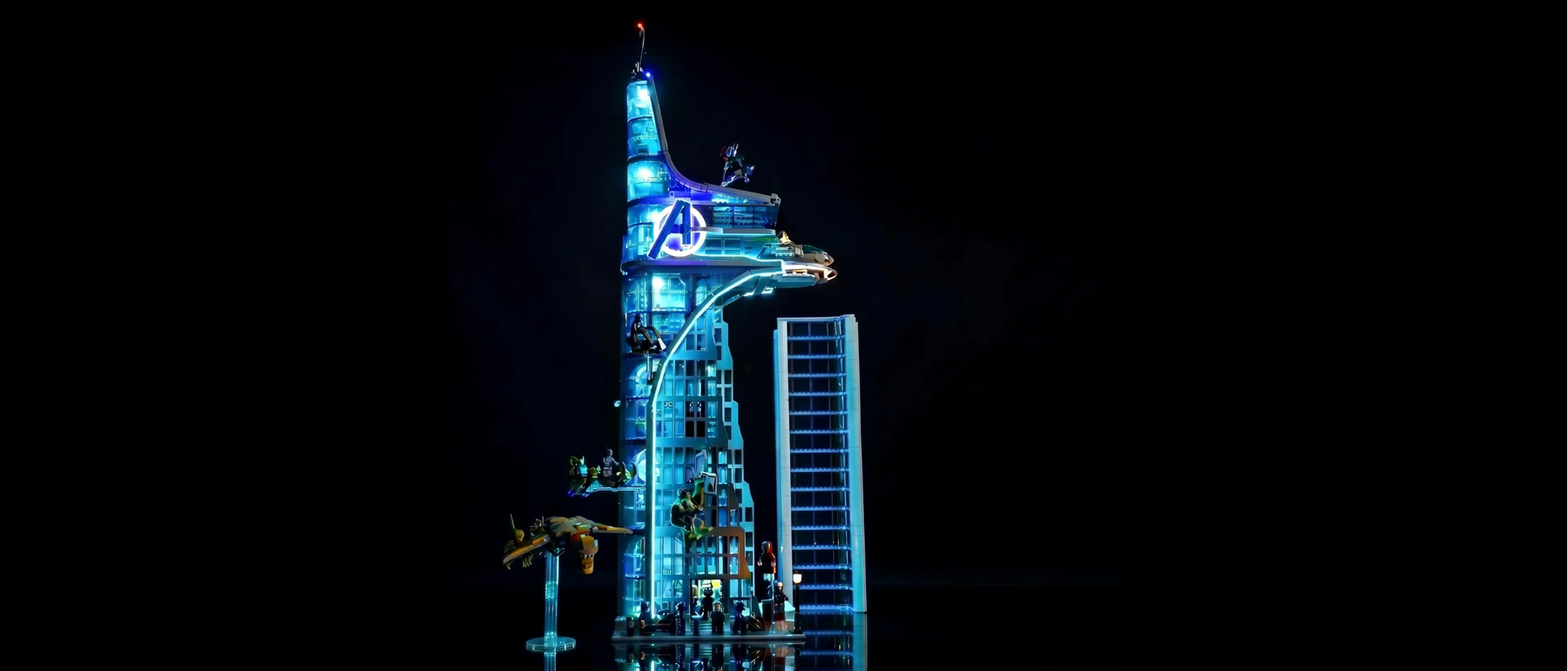 LED-Beleuchtungsset für LEGO® Avengers Tower #76269 — lit with the LED light kit