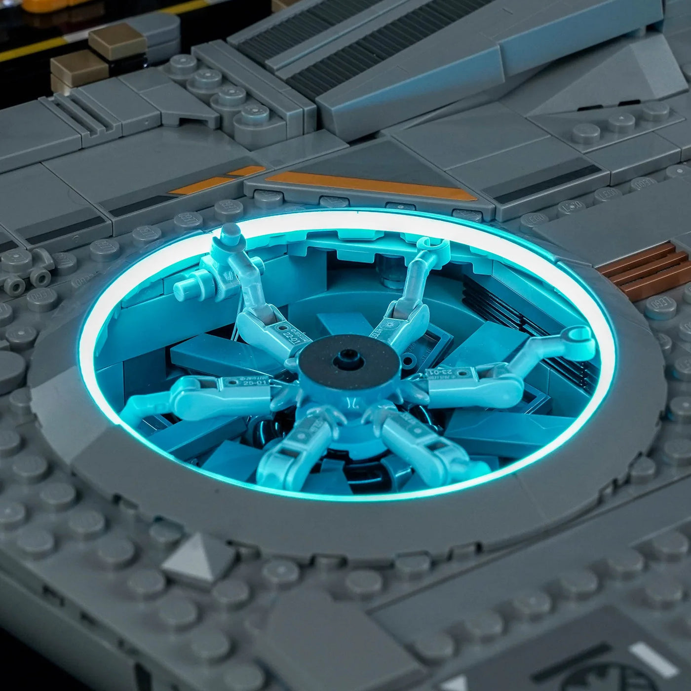 Light_Kit_for_LEGO_Marvel_SHIELD_Helicarrier_76354_Bright_My_Bricks_11