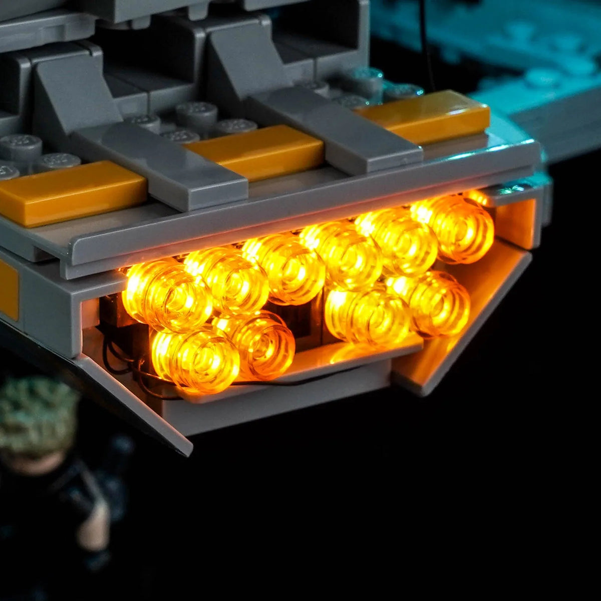 Light_Kit_for_LEGO_Marvel_SHIELD_Helicarrier_76354_Bright_My_Bricks_9