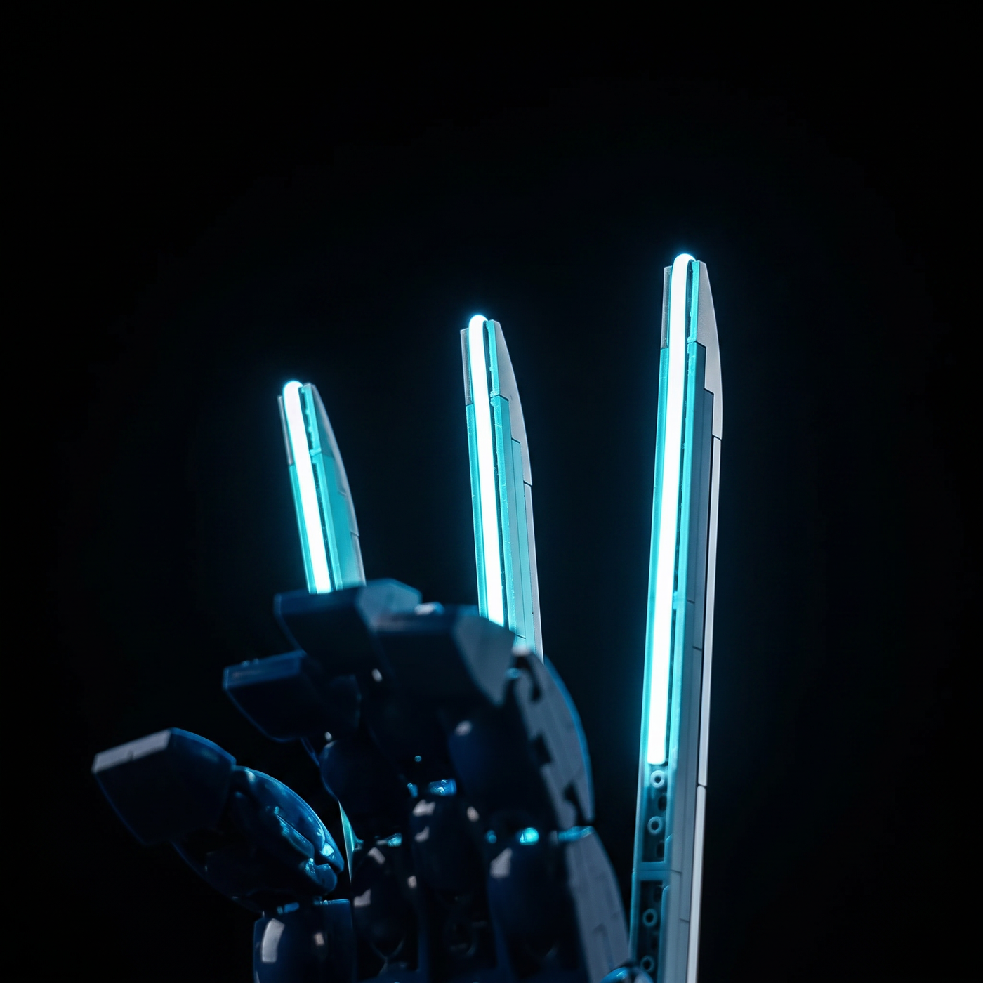 light kit for LEGO® Marvel Wolverine's Adamantium Claws #76250, close-up of the LED lighting detail