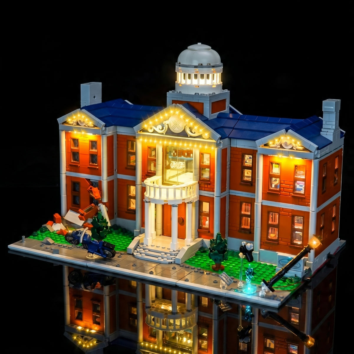 before-and-after lighting: Bright My Bricks LED lights for LEGO® Marvel X-Men: The X-Mansion #76294