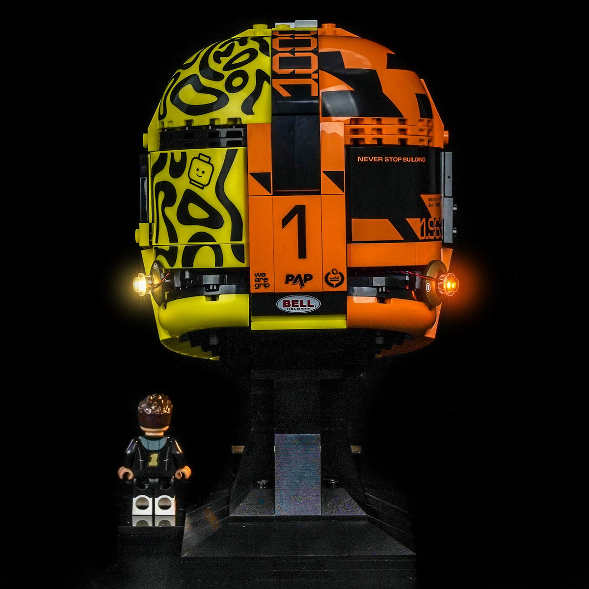 LEGO McLaren Mastercard F1 Team Lando Norris Helmet #43023 LED lighting detail