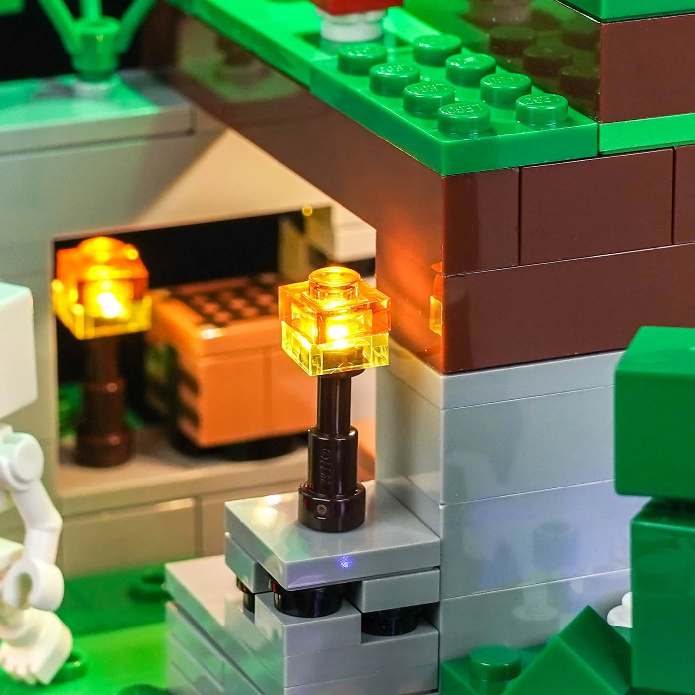 display light kit for LEGO® Minecraft First Night Adventure #21593, night-mode display glow