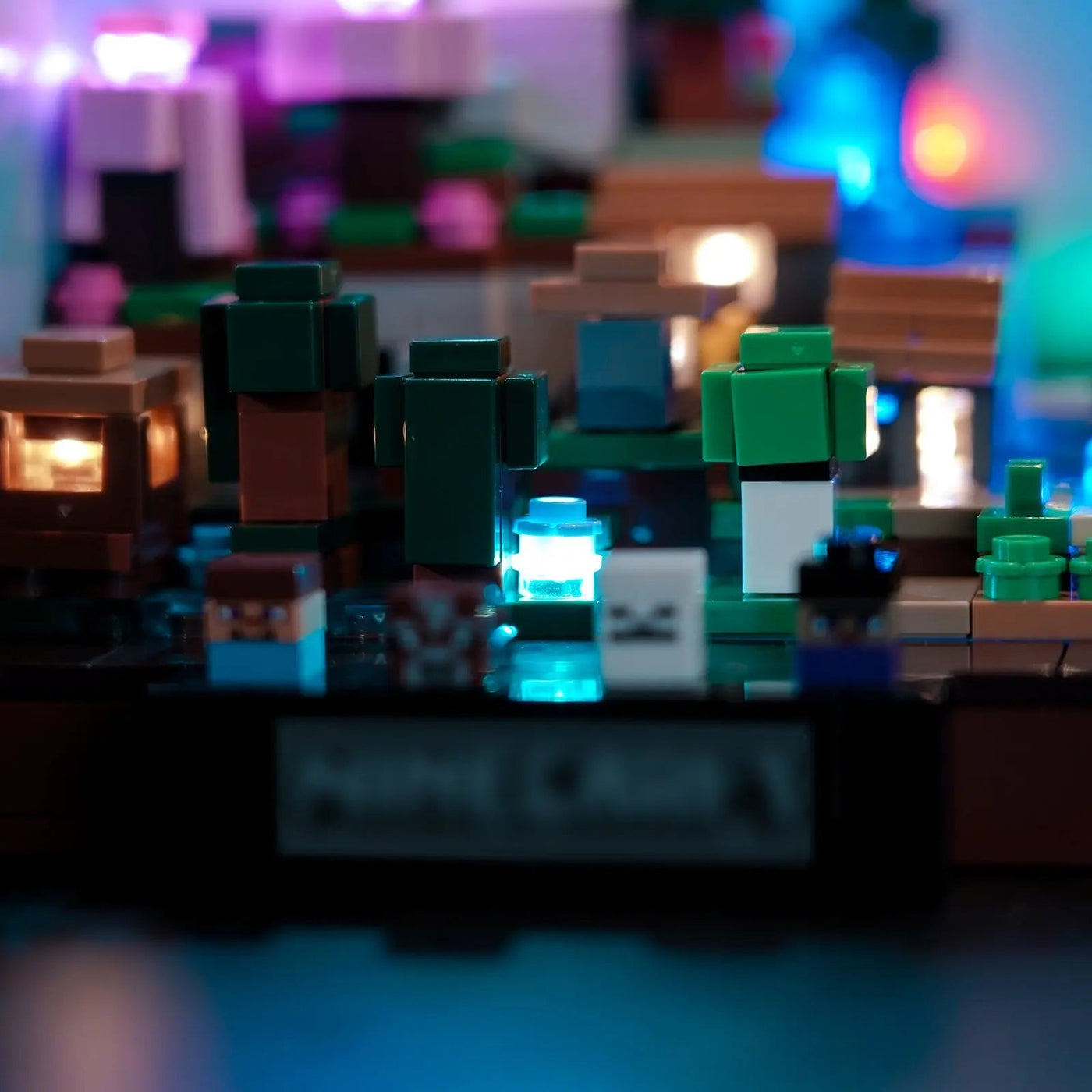 RGB LED light kit for LEGO® Minecraft The Crafting Table #21265, before-and-after lighting