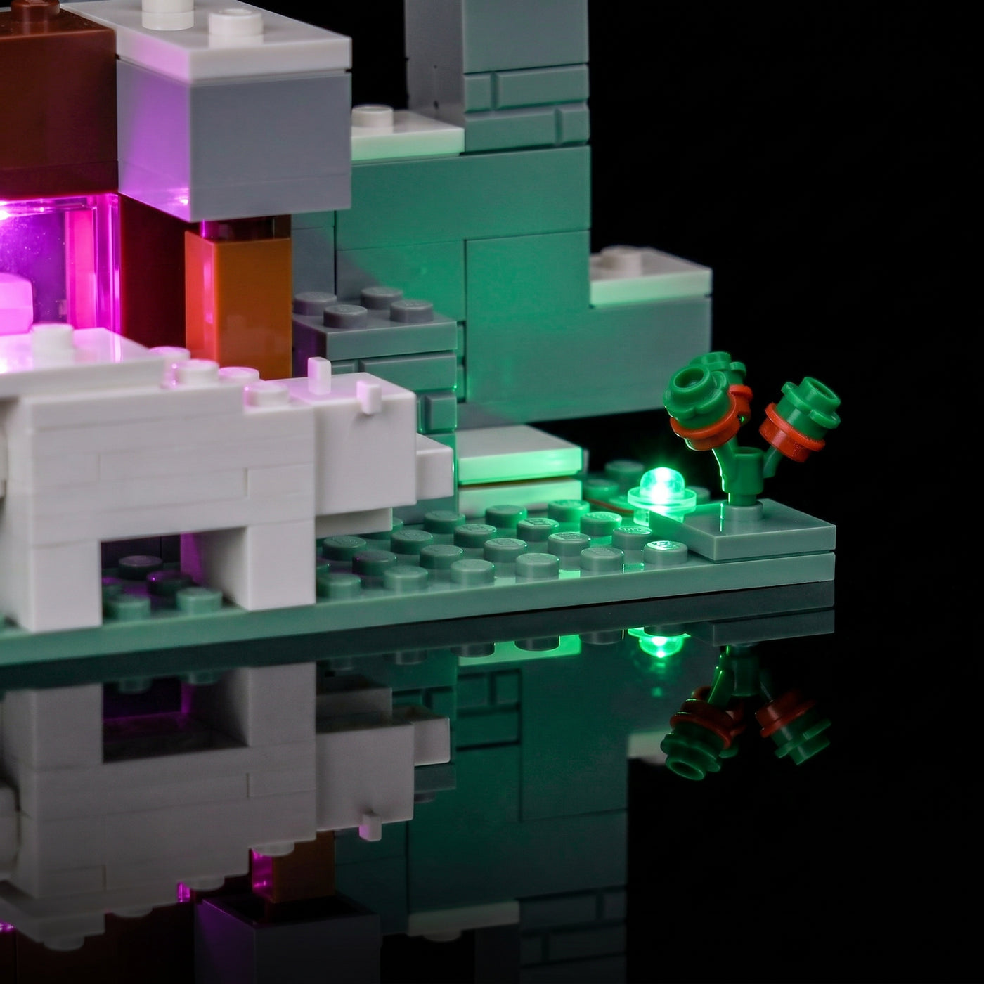 Light_Kit_for_LEGO_Minecraft_The_Pickaxe_Mine_21277_Bright_My_Bricks_18