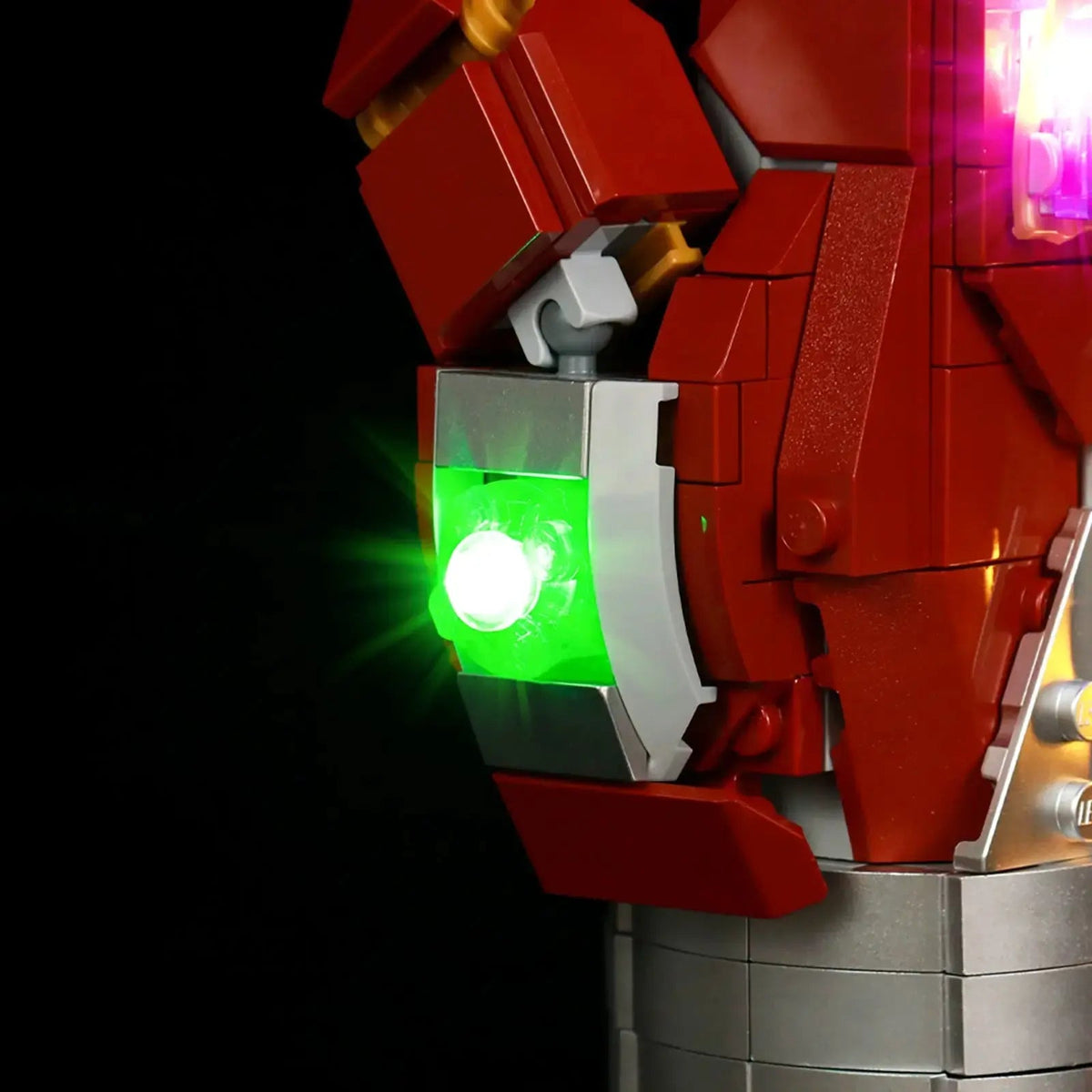 DIY LED light kit for LEGO® Nano Gauntlet #76223, warm LED glow detail