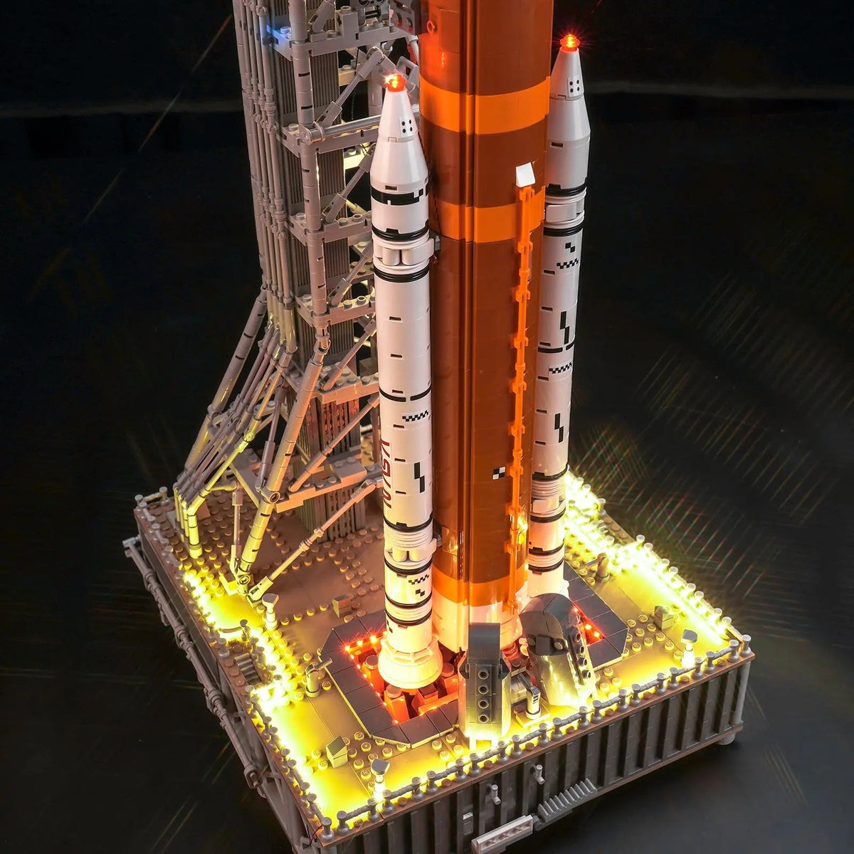 close-up of the LED lighting detail: Bright My Bricks display light kit for LEGO® NASA Artemis Space Launch System #10341